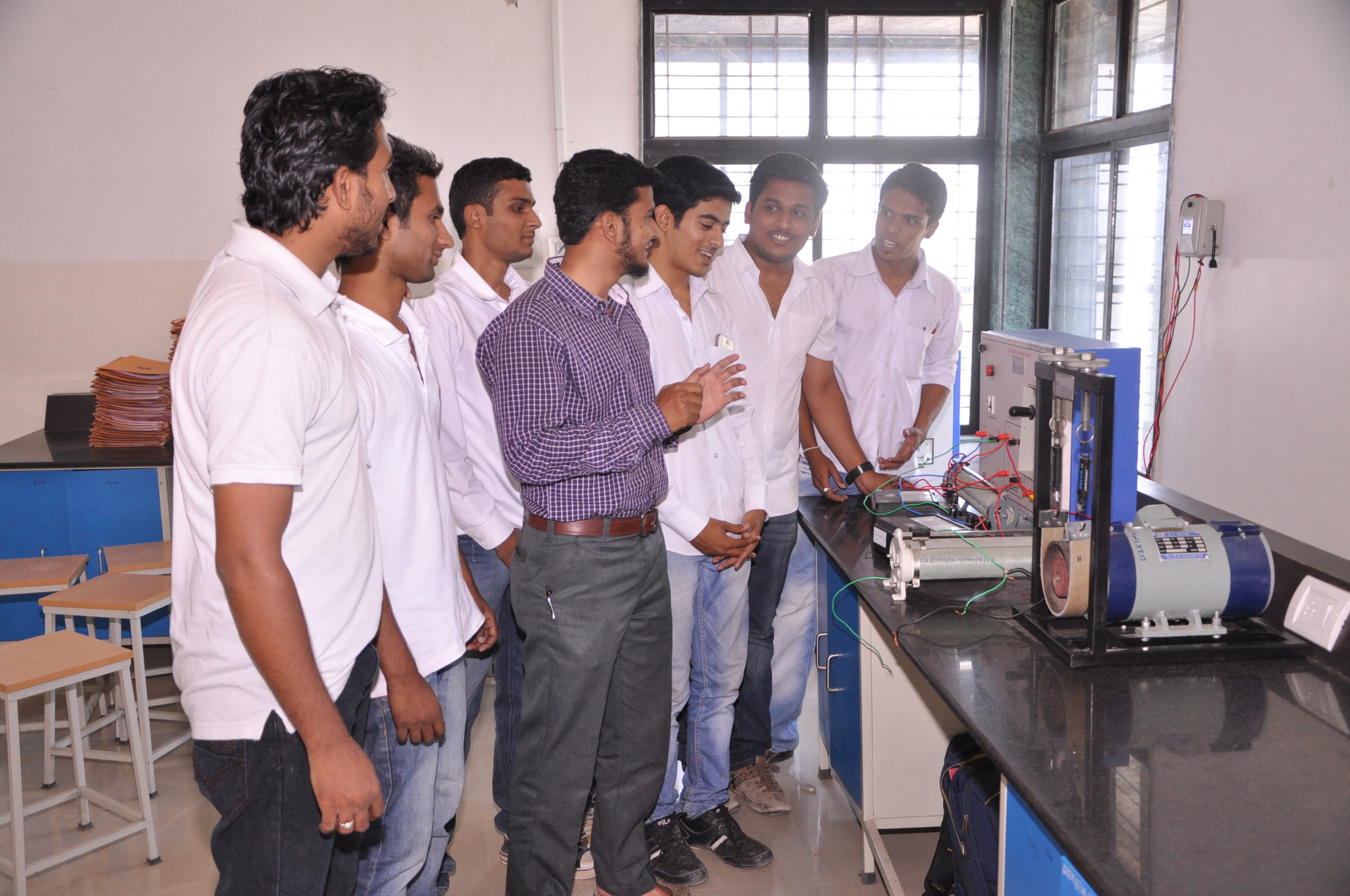 Electronic Lab