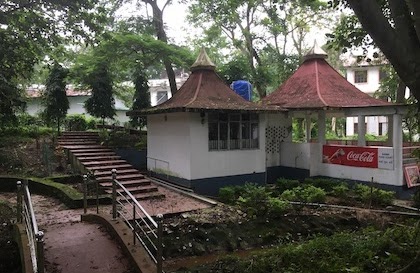 Food Court