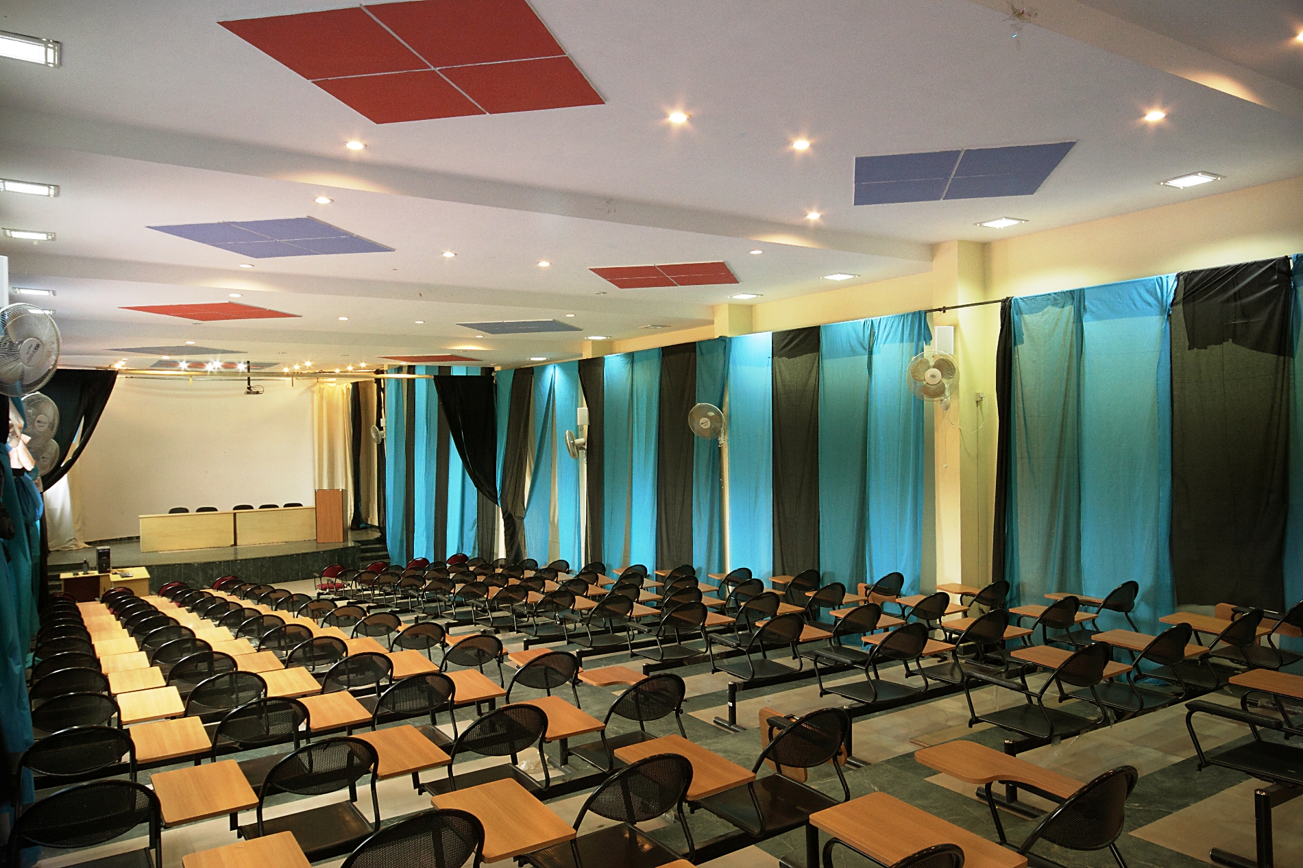 Seminar HALL