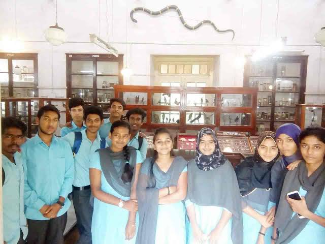 Students Work at Lab