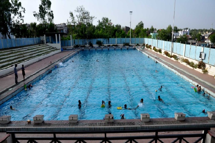 Swimming pool