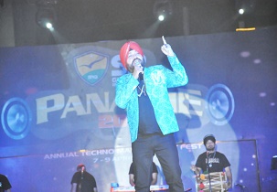 Daler Mehndi Performing at Campus