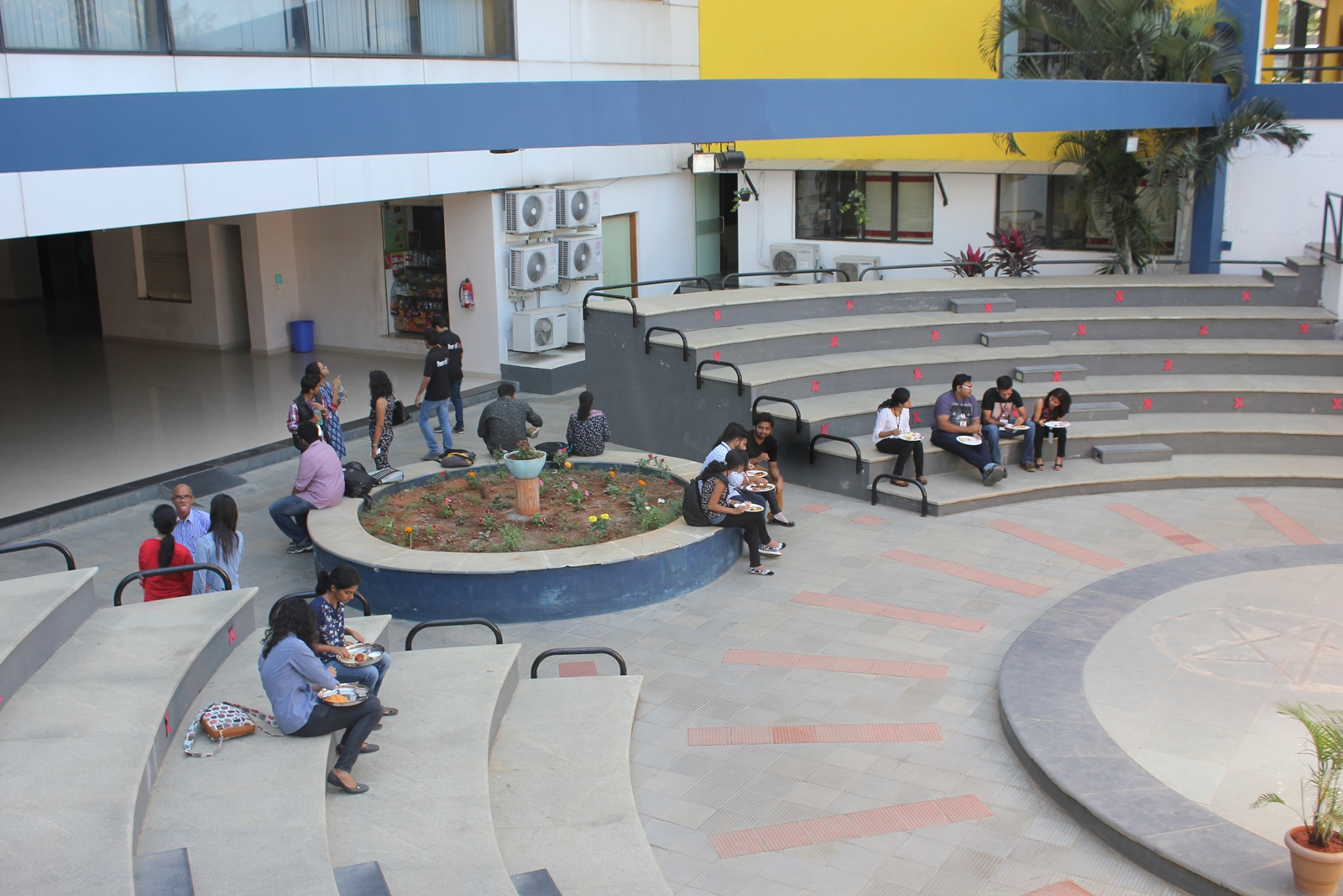 AmphiTheater