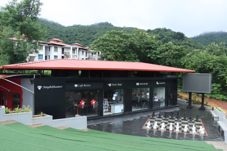 Plaza with open Air